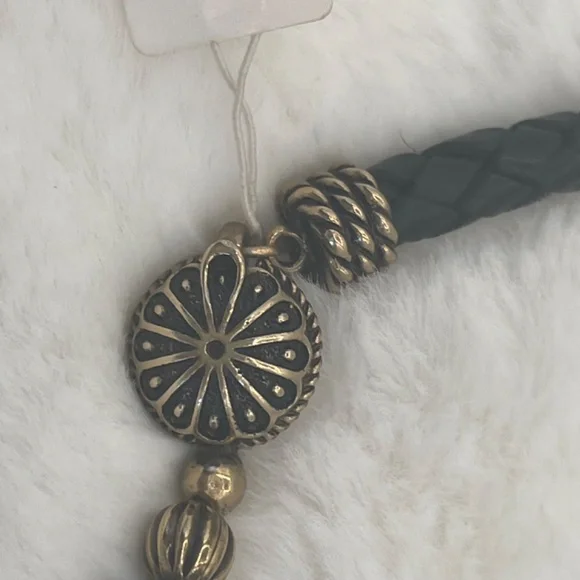 Leather and beaded necklace 20” long- magnetic clasp - Picture 4 of 6